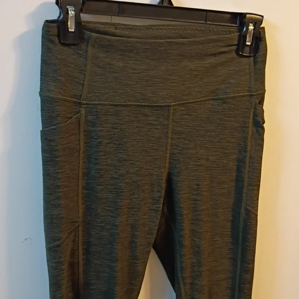 Victoria's Secret Dark Green Leggings - Picture 2 of 6